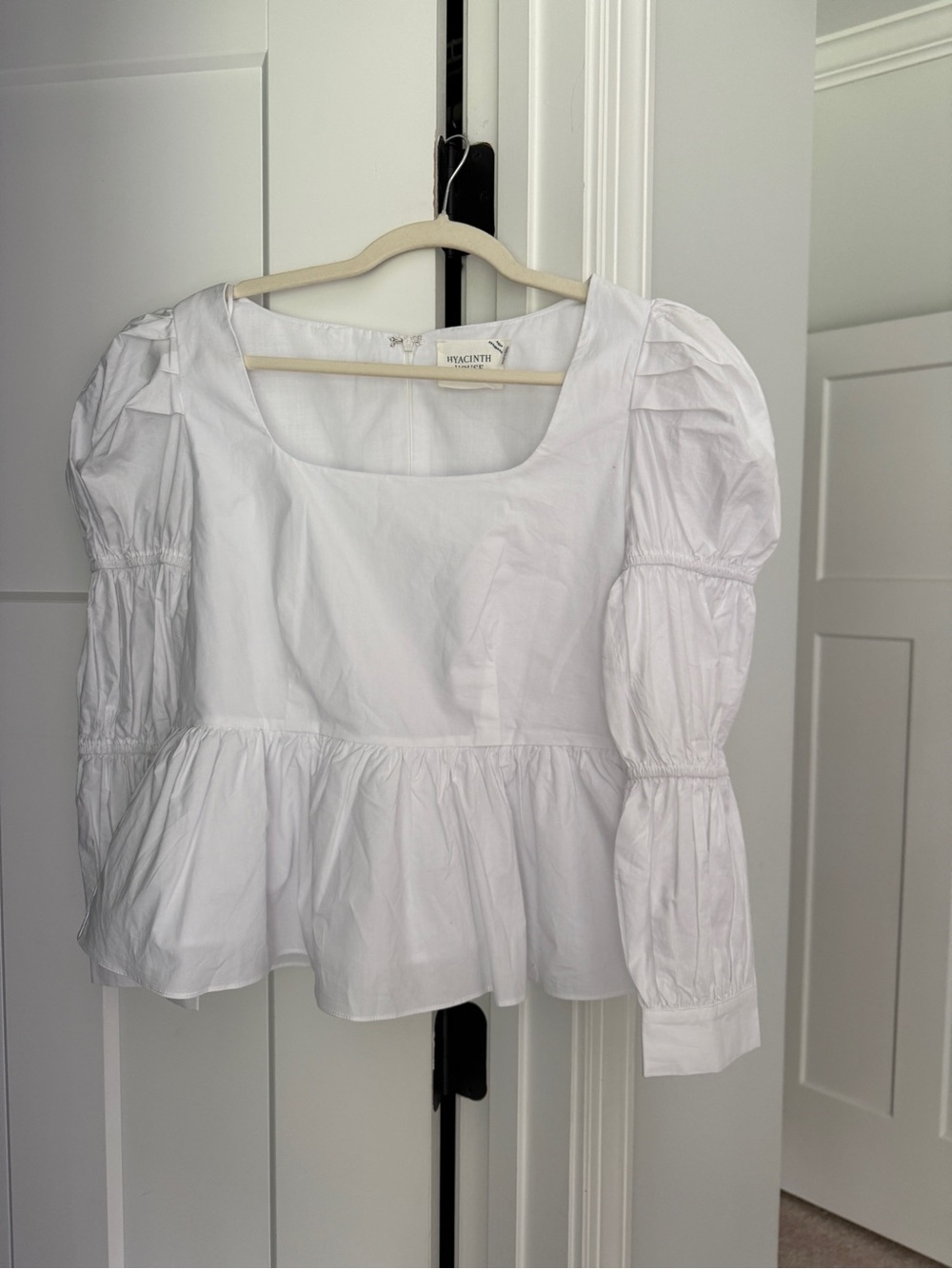 Hyacinth House White Clemons Long Sleeve Puff Blouse Tuckernuck Top - Picture 2 of 5